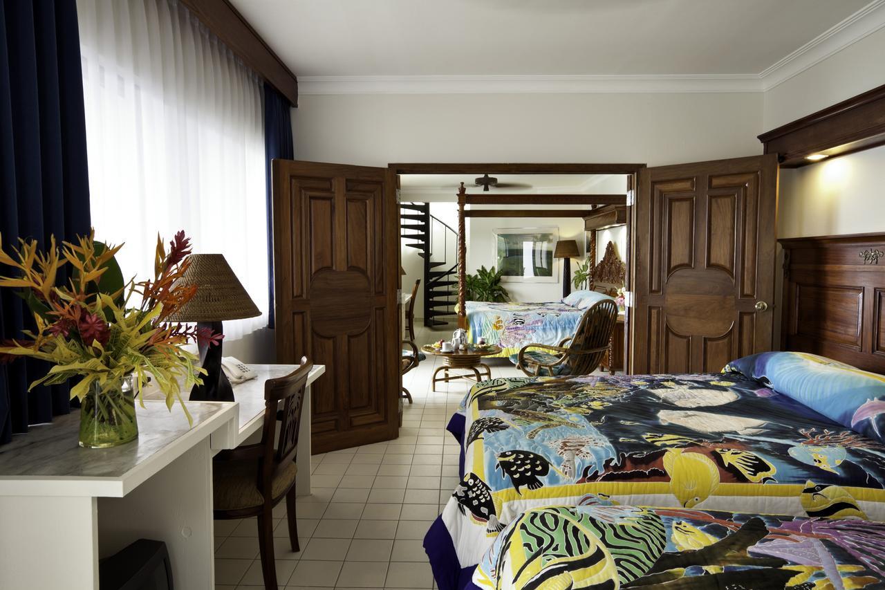 Manta Ray Bay Resort Колонія Екстер'єр фото