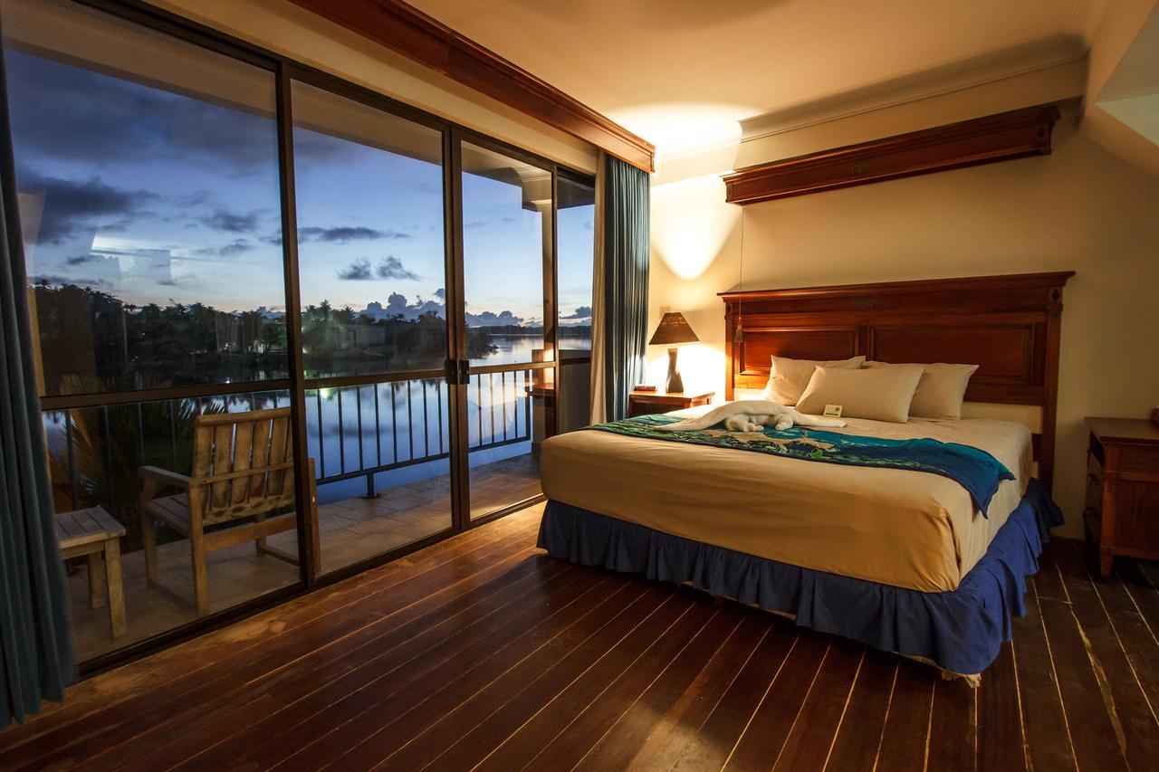 Manta Ray Bay Resort Колонія Екстер'єр фото