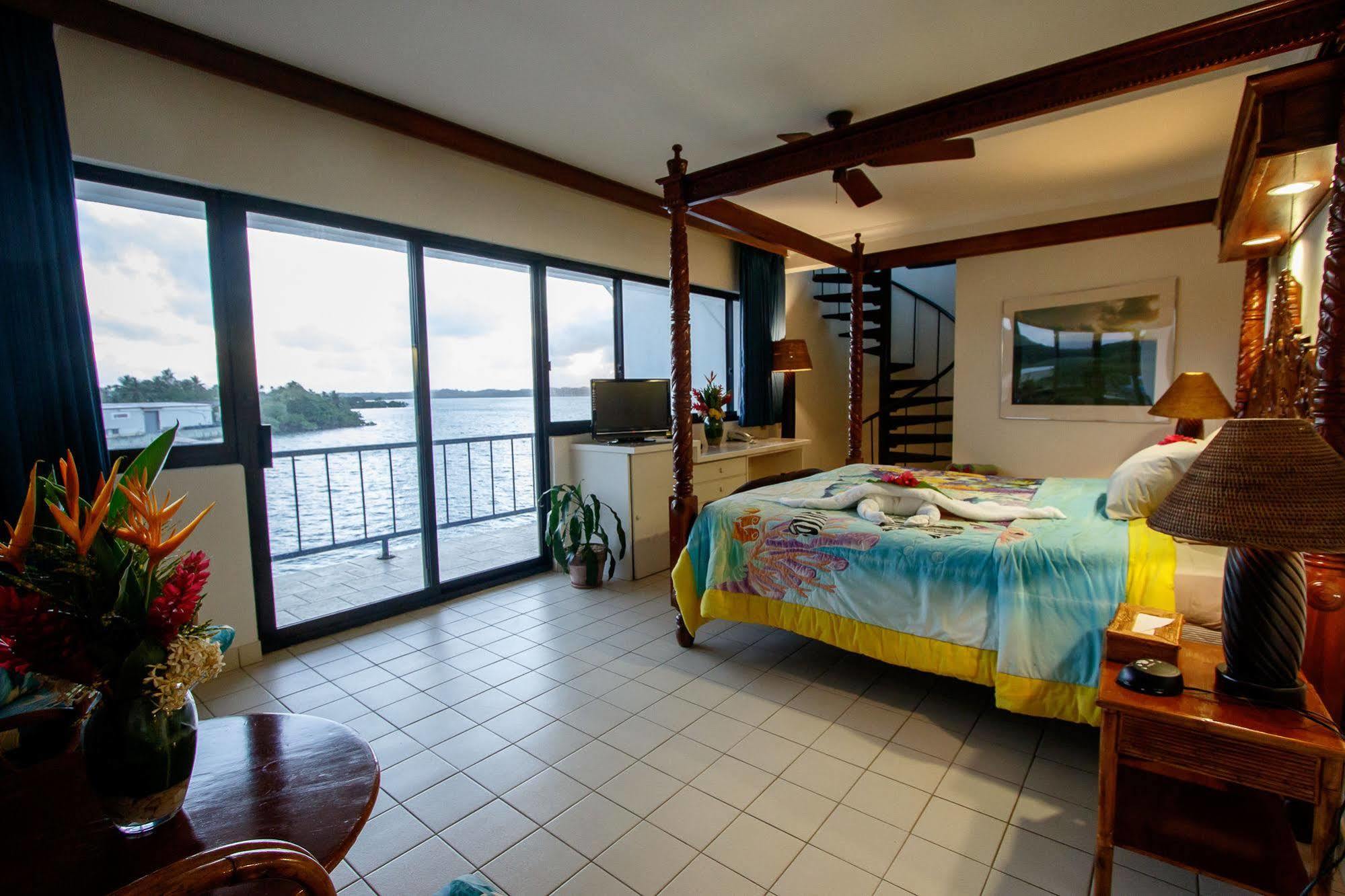 Manta Ray Bay Resort Колонія Екстер'єр фото