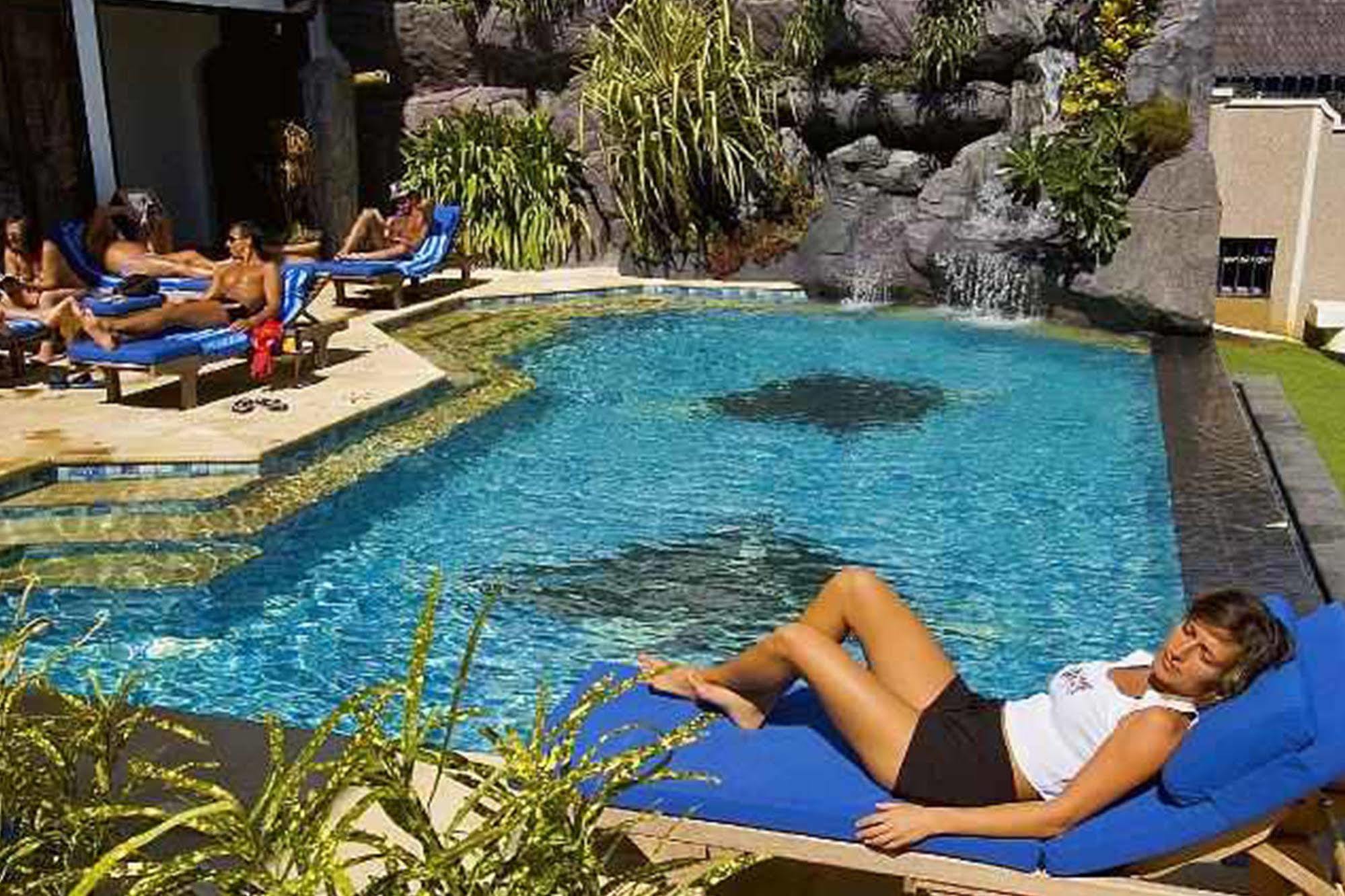 Manta Ray Bay Resort Колонія Екстер'єр фото
