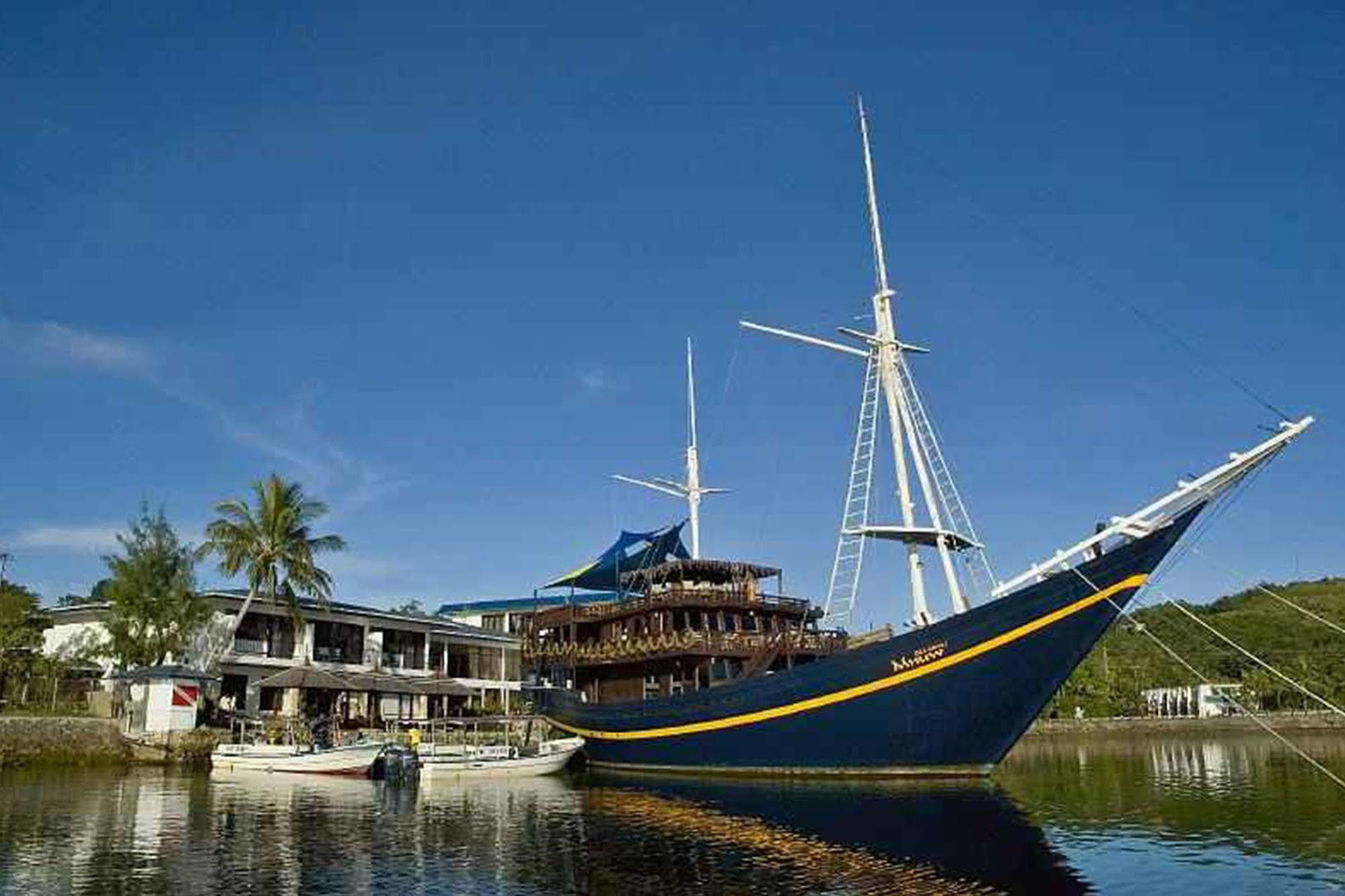 Manta Ray Bay Resort Колонія Екстер'єр фото